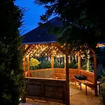 Апартаменты Neon Balaton, Large Botanical Garden, Bicycles, Pet&family Friendly, Outside Kitchen, Чопак
