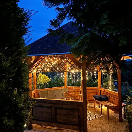 Apartamento Neon Balaton, Large Botanical Garden, Bicycles, Pet&family Friendly, Outside Kitchen, Csopak