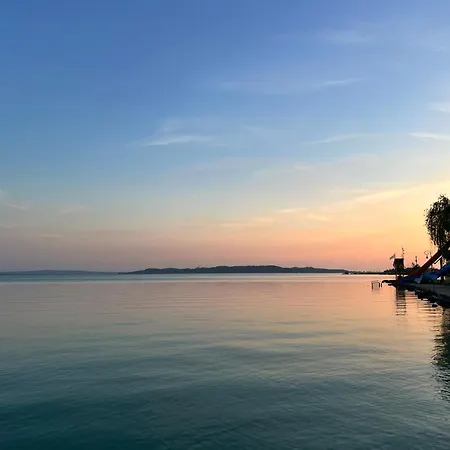 Apartament Neon Balaton