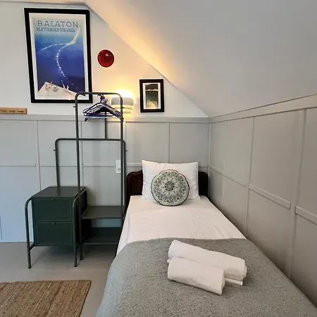 Neon Balaton, Large Botanical Garden, Bicycles, Pet&family Friendly, Outside Kitchen, *