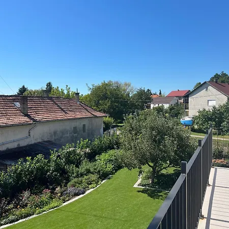 Apartament Neon Balaton, Large Botanical Garden, Bicycles, Pet&family Friendly, Outside Kitchen, Csopak