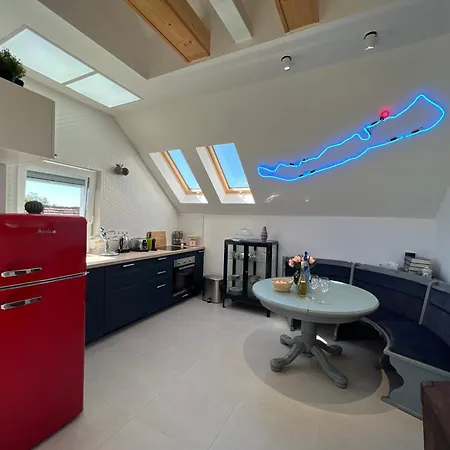 Neon Balaton, Large Botanical Garden, Bicycles, Pet&family Friendly, Outside Kitchen, *