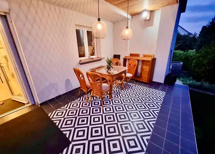 Neon Balaton, Large Botanical Garden, Bicycles, Pet&family Friendly, Outside Kitchen, Csopak