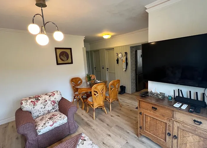 Neon Balaton, Large Botanical Garden, Bicycles, Pet&family Friendly, Outside Kitchen,