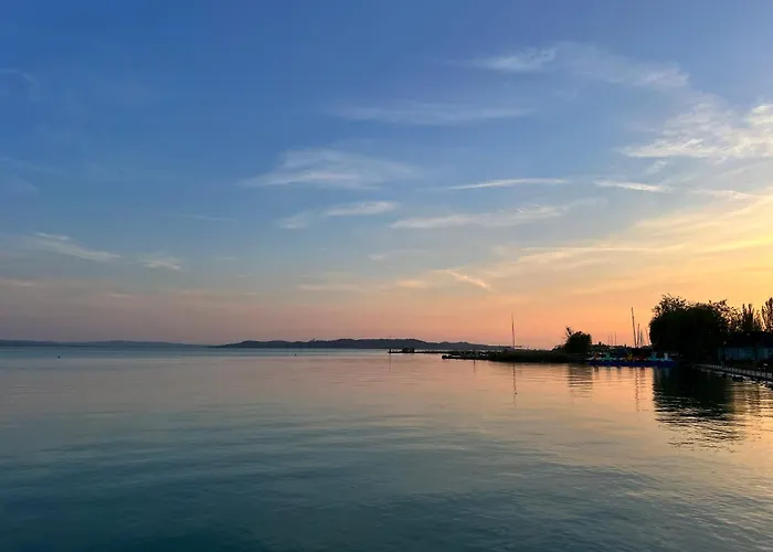 Neon Balaton, Large Botanical Garden, Bicycles, Pet&family Friendly, Outside Kitchen,