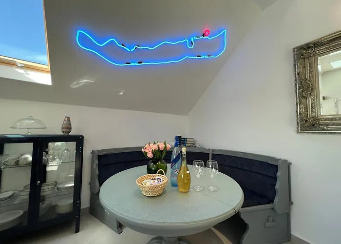 Apartment Neon Balaton, Large Botanical Garden, Bicycles, Pet&family Friendly, Outside Kitchen,